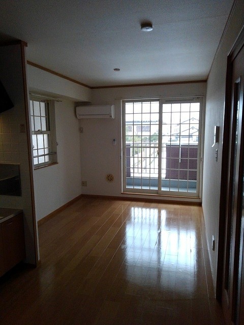 居室・リビング　ダイニングスペースは8.9帖です☆彡