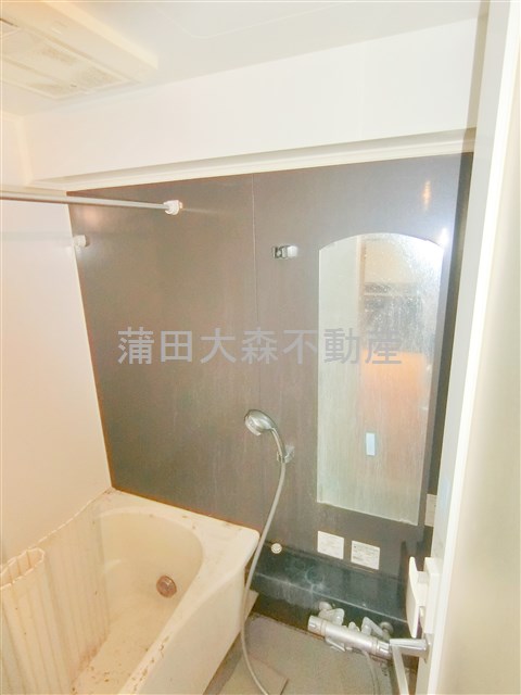 バス・シャワールーム　追焚と浴室乾燥機付きのバスルーム　お風呂