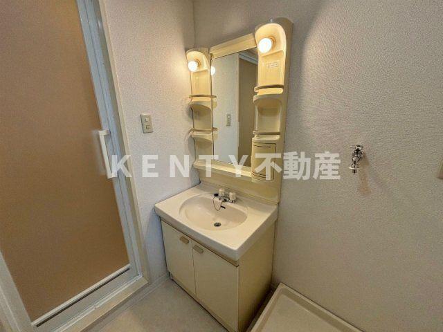 洗面設備　脱衣スペースもあります