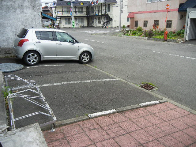 駐車場　駐車場