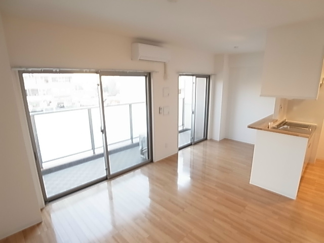 居室・リビング　同一物件別部屋写真