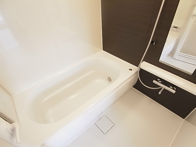 バス・シャワールーム　同一物件別部屋写真