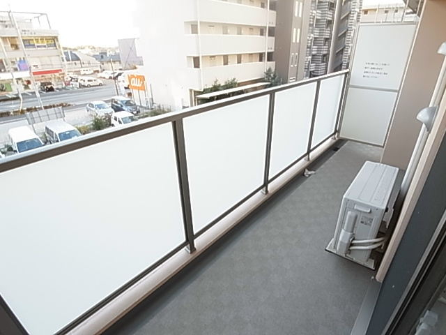 バルコニー　同一物件別部屋写真