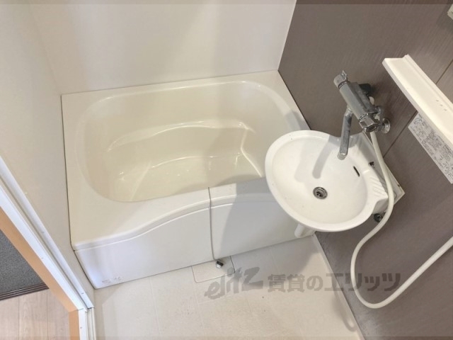 バス・シャワールーム　バス