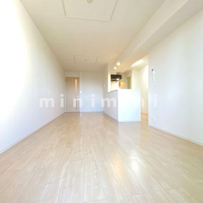 居室・リビング　※写真は同シリーズ類似物件を含む為現況優先とさせて頂きます