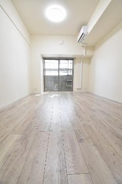 居室・リビング　室内