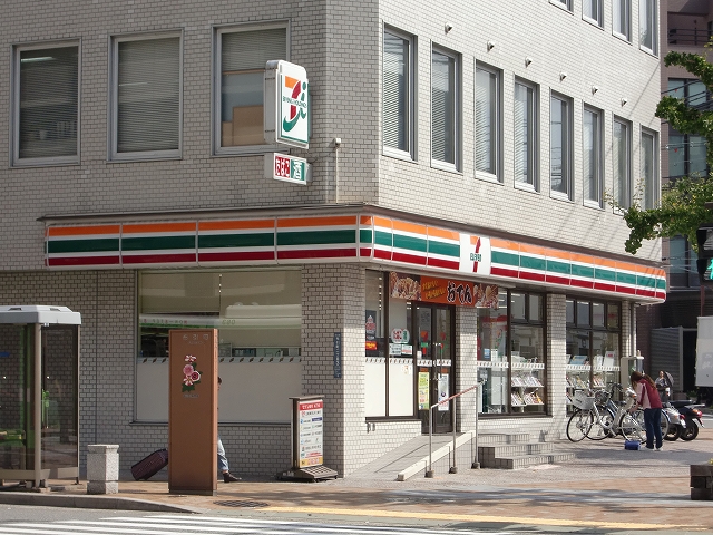 コンビニ　セブンイレブン神戸フラワーロード店（コンビニ）まで81m