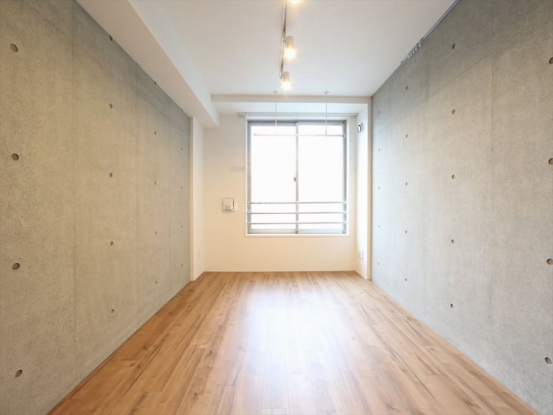 その他部屋・スペース　洋室8.4帖　エアコン完備　照明器具付き