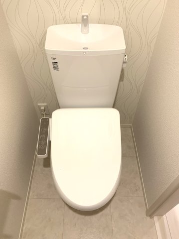 トイレ　温水洗浄暖房便座