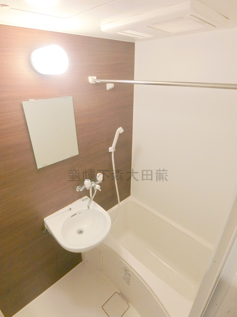 バス・シャワールーム　浴室乾燥機能付きのお風呂