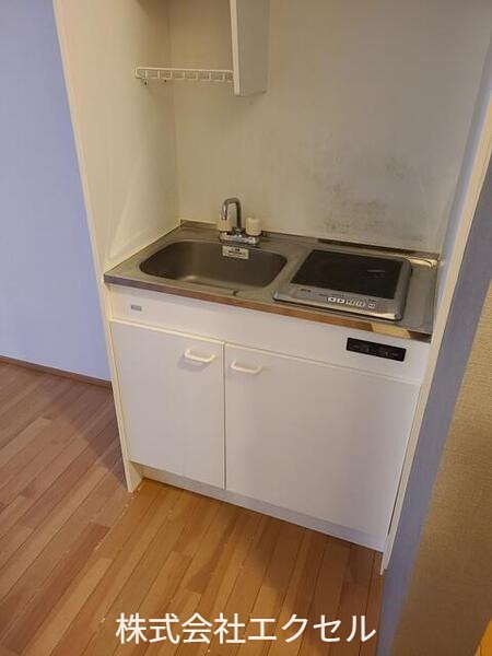 キッチン　IHクッキングヒーター付きです。