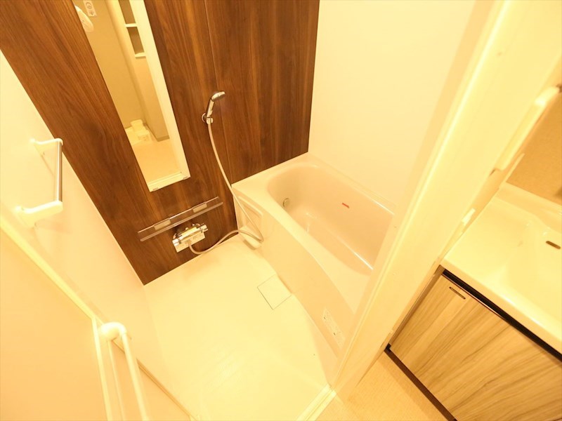 バス・シャワールーム　浴室暖房乾燥機付　追い焚き・オートバス機能付お風呂