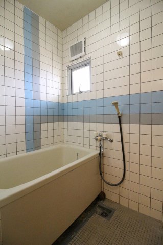 バス・シャワールーム　お風呂で日々の疲れを落としましょう