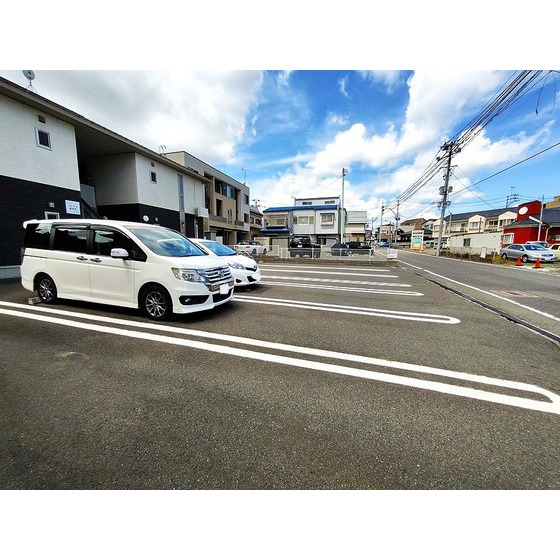 駐車場　１台込み♪２台目ご相談下さい♪