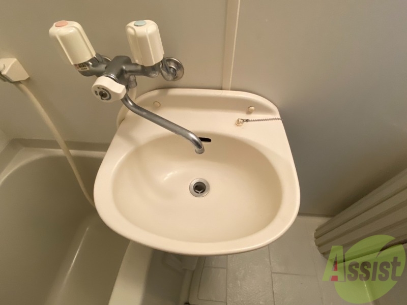 洗面設備　洗面台はこちらです。朝の身支度はこちらで