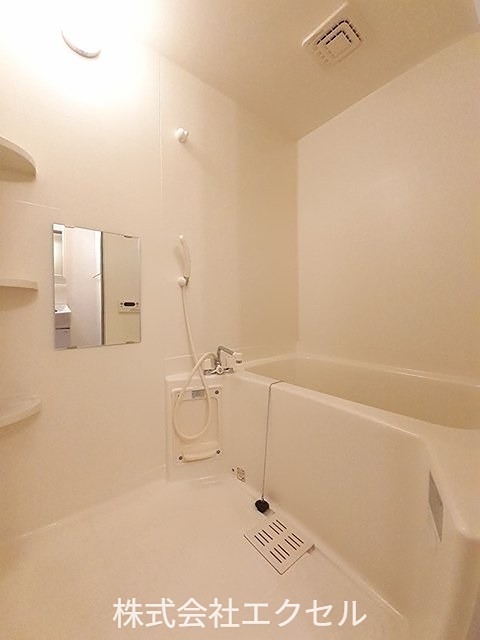 バス・シャワールーム　追い焚き機能付きです。