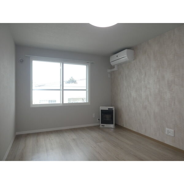 居室・リビング　白基調の落ち着いた内装☆