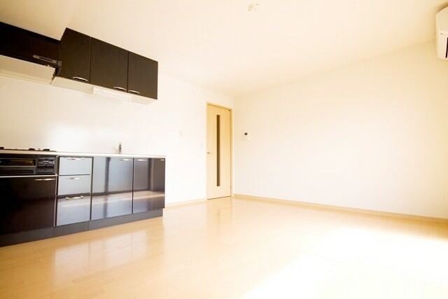 キッチン　【南向き前面棟無し明るいお部屋！】お問い合わせはお早めに♪