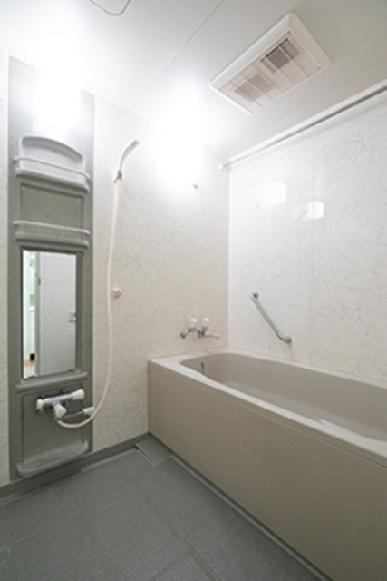 バス・シャワールーム　※写真は同タイプ住戸です。