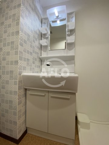 洗面設備　ウインズコート西梅田II　独立洗面化粧台