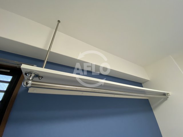 収納　ウインズコート西梅田II　収納ハンガーパイプ