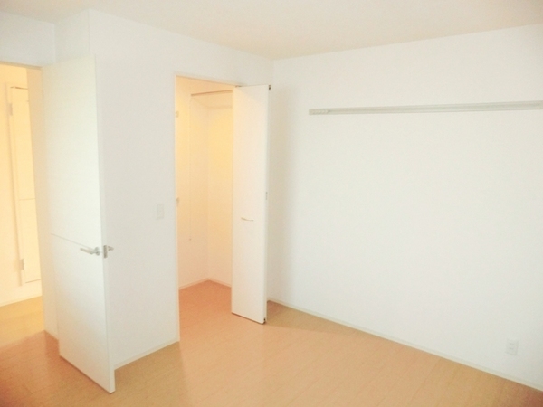 収納　洋室2ワンステップクローゼット