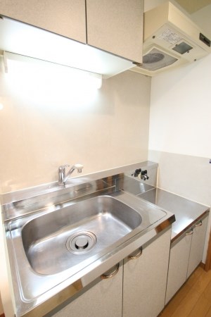 キッチン　※別号室の参考写真です。