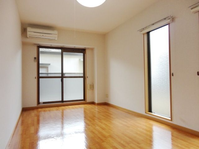 居室・リビング　★ゆったり洋室★