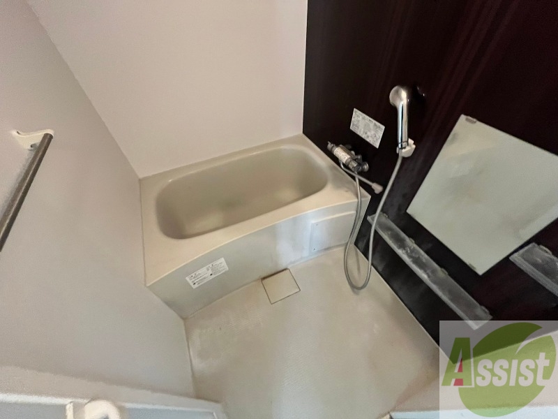 バス・シャワールーム　お風呂になります。一日の疲れを癒してくださいね。