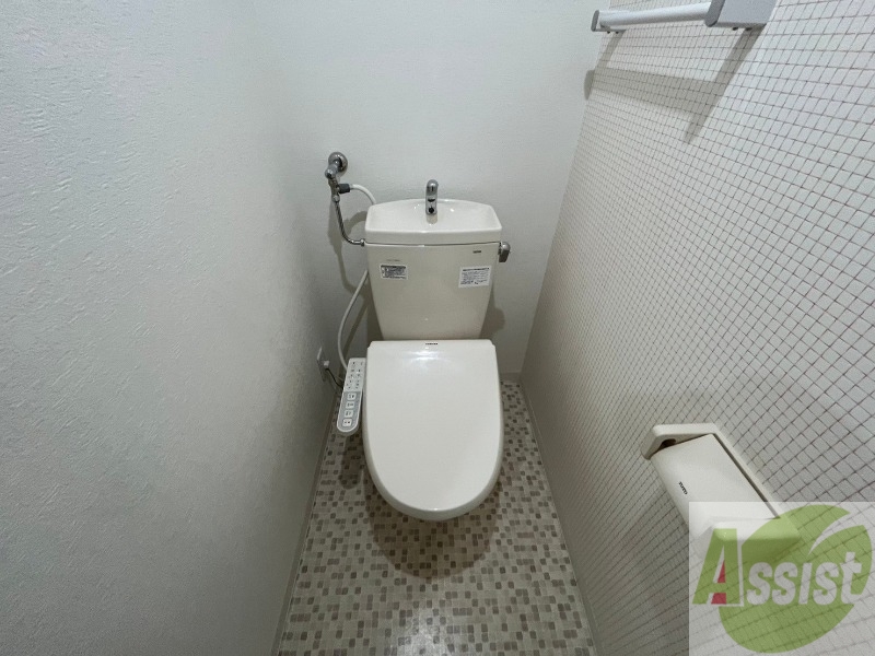 トイレ　こちらはトイレです。清潔感があり、安心して使用できます。