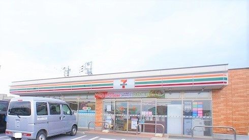 コンビニ　セブン-イレブン 日高工業団地（コンビニ）まで600m