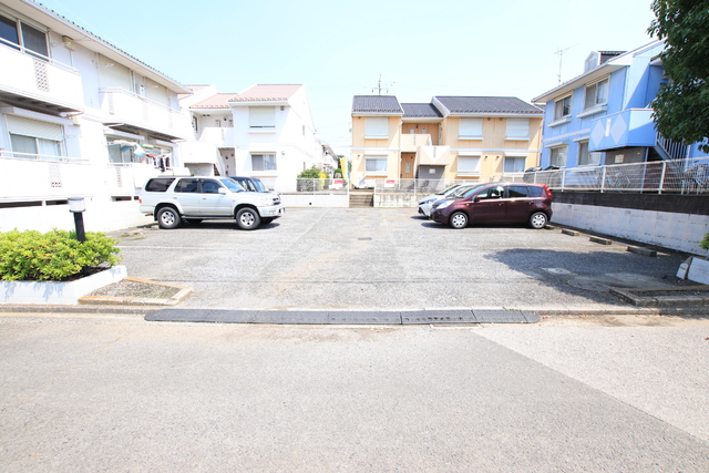 駐車場　敷地内駐車場（要空確認）