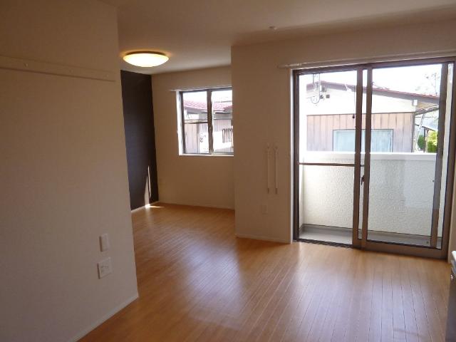 居室・リビング　室内