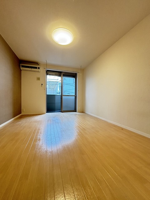 居室・リビング　別部屋参考写真です