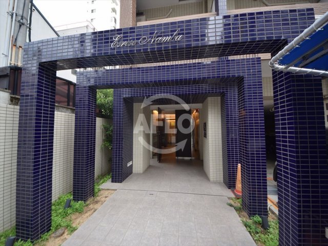 エントランス　エスライズ難波　エントランス