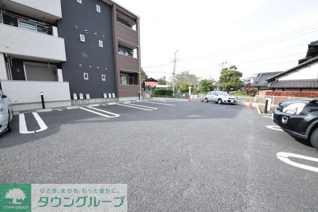 駐車場　敷地内駐車場あります