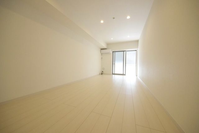 居室・リビング　９．９帖の洋室