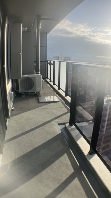 バルコニー　奥行きのあるバルコニー