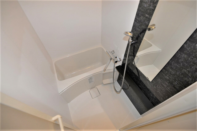 バス・シャワールーム　お風呂で日々の疲れを落としましょう