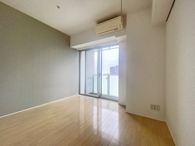 居室・リビング　南向きのお部屋です