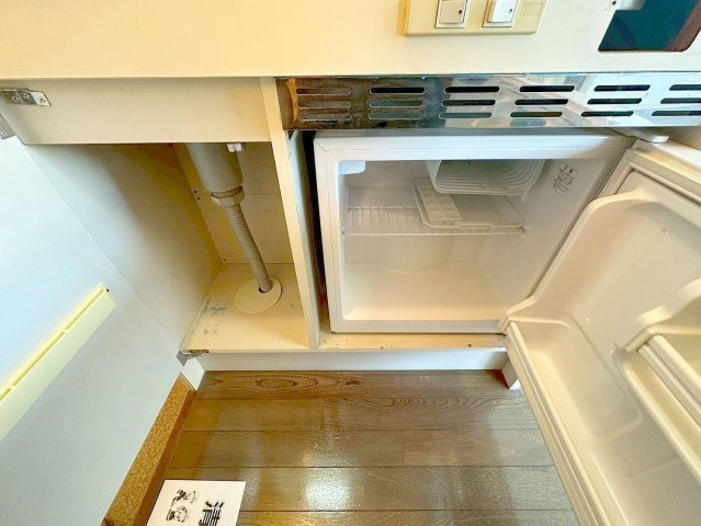 キッチン　小型冷蔵庫