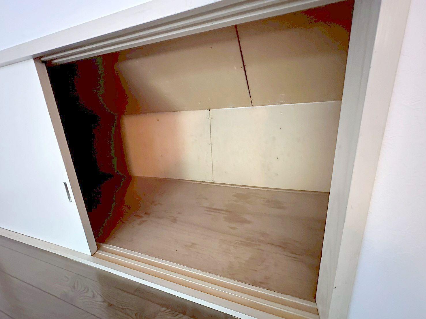 収納　ロフト奥の収納スペース