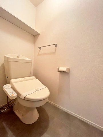 トイレ　別号室の画像です。ご参考下さい