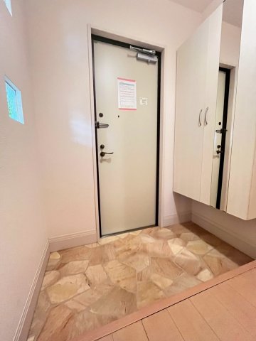 玄関　別号室の画像です。ご参考下さい