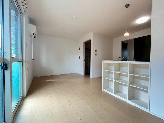 居室・リビング　別号室の画像です。ご参考下さい