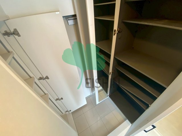 玄関　下駄箱もしっかりついてます！