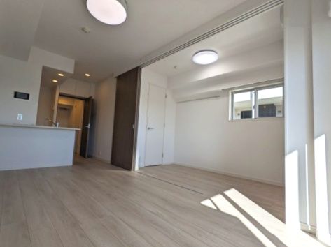 居室・リビング　☆明るい洋室☆