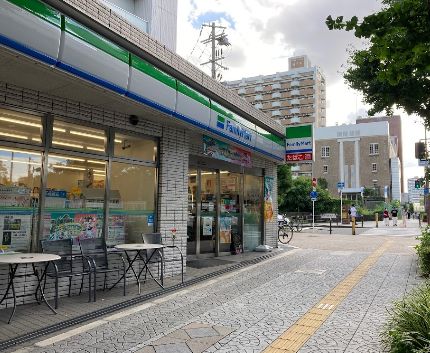 コンビニ　ファミリーマート 森ノ宮中央店（コンビニ）まで143m