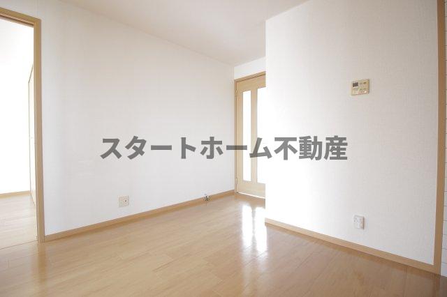 居室・リビング　こちらのリビングで趣味の時間をお楽しみください