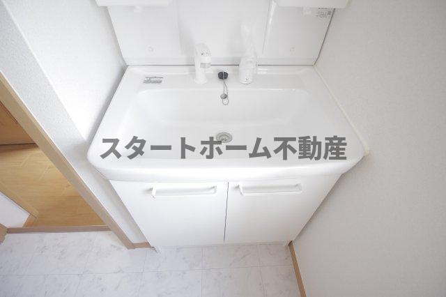 洗面設備　脱衣スペースもあります